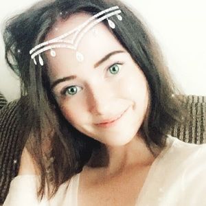 Meet your Posher, Cera